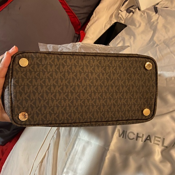 New Michael Kors purse and gently used wallet - Picture 5 of 12